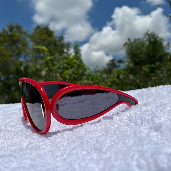 Sunglasses - Picture 4 of 6